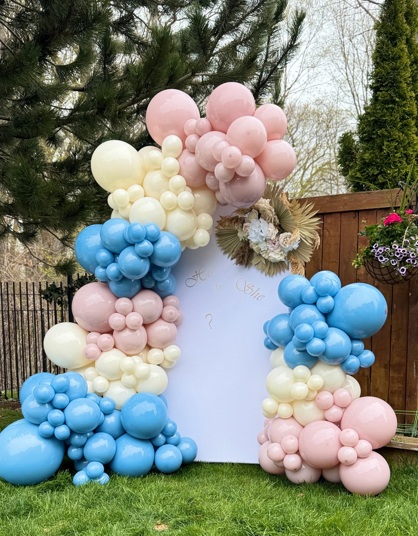 Elegant Baby Shower Balloon Backdrops