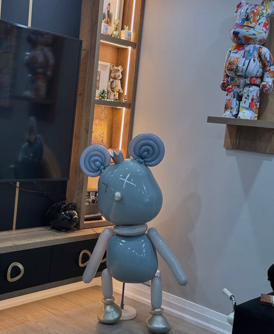 Bowber-Inspired Balloon Sculpture